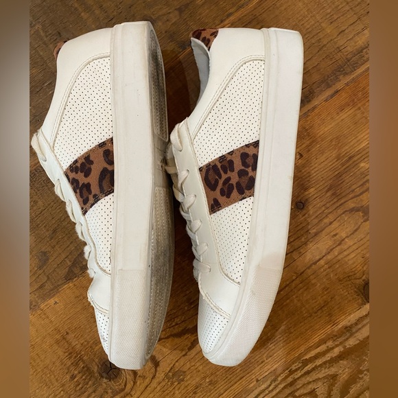 American Eagles Tennis Shoes, Size 9 - Picture 3 of 8